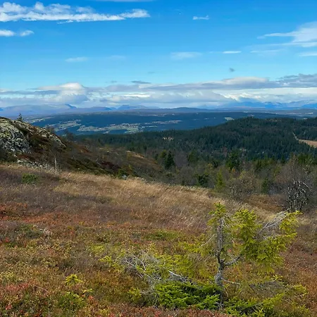 Family-friendly Seter Near Makalaus Peak Feriehus